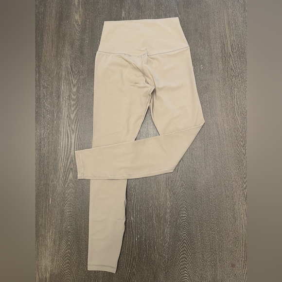 NWOT PINK LILY KHAKI LEGGINGS - Size Small SKU:93 - Picture 4 of 5